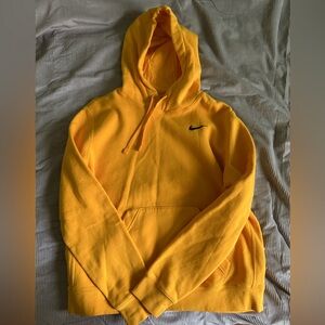 NIKE - Women’s Hoodie in Yellow. Size Large.